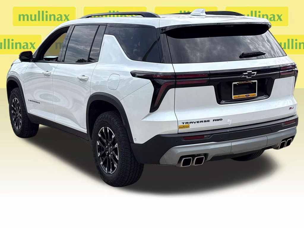 2025 Iridescent Pearl Tricoat Chevrolet Traverse Z71 AWD SUV