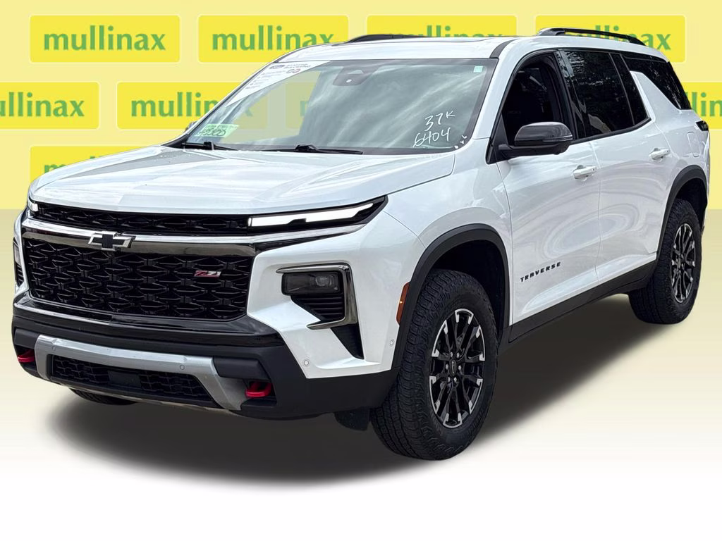 2025 Iridescent Pearl Tricoat Chevrolet Traverse Z71 AWD SUV