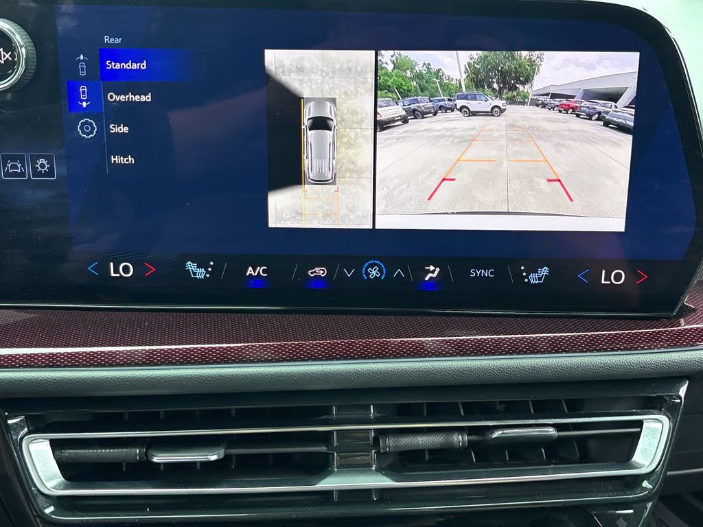 2025 Iridescent Pearl Tricoat Chevrolet Traverse Z71 AWD SUV