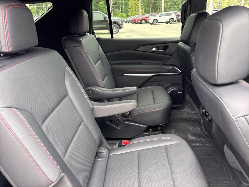 2025 Iridescent Pearl Tricoat Chevrolet Traverse Z71 AWD SUV