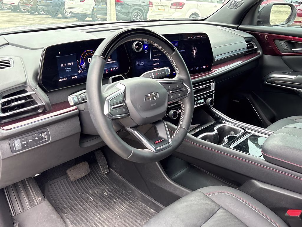 2025 Iridescent Pearl Tricoat Chevrolet Traverse Z71 AWD SUV