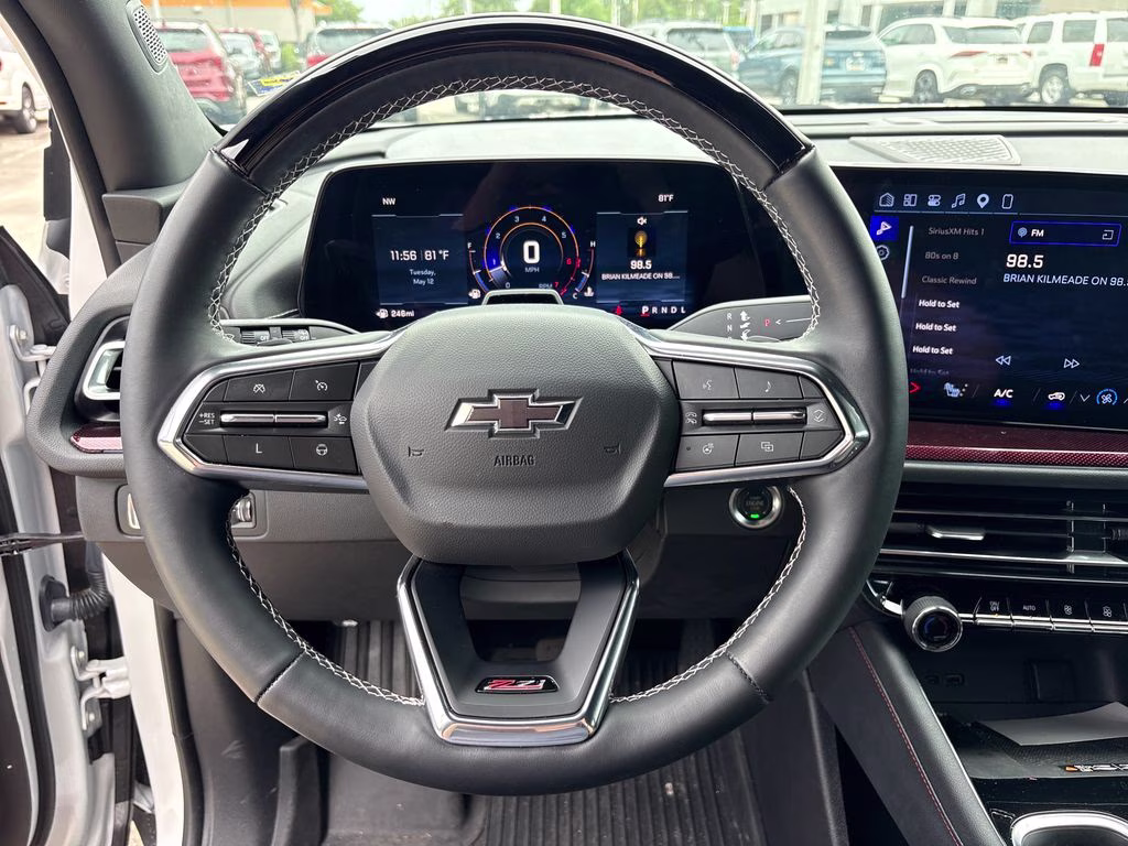 2025 Iridescent Pearl Tricoat Chevrolet Traverse Z71 AWD SUV