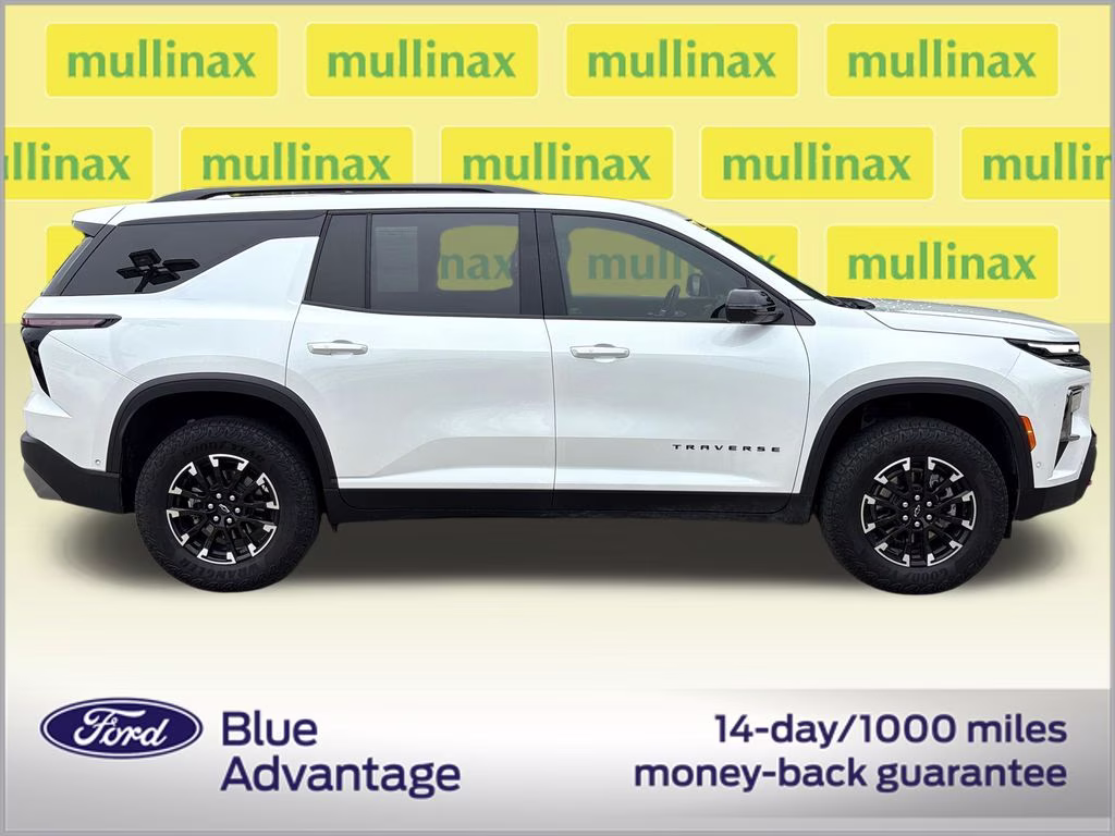 2025 Iridescent Pearl Tricoat Chevrolet Traverse Z71 AWD SUV