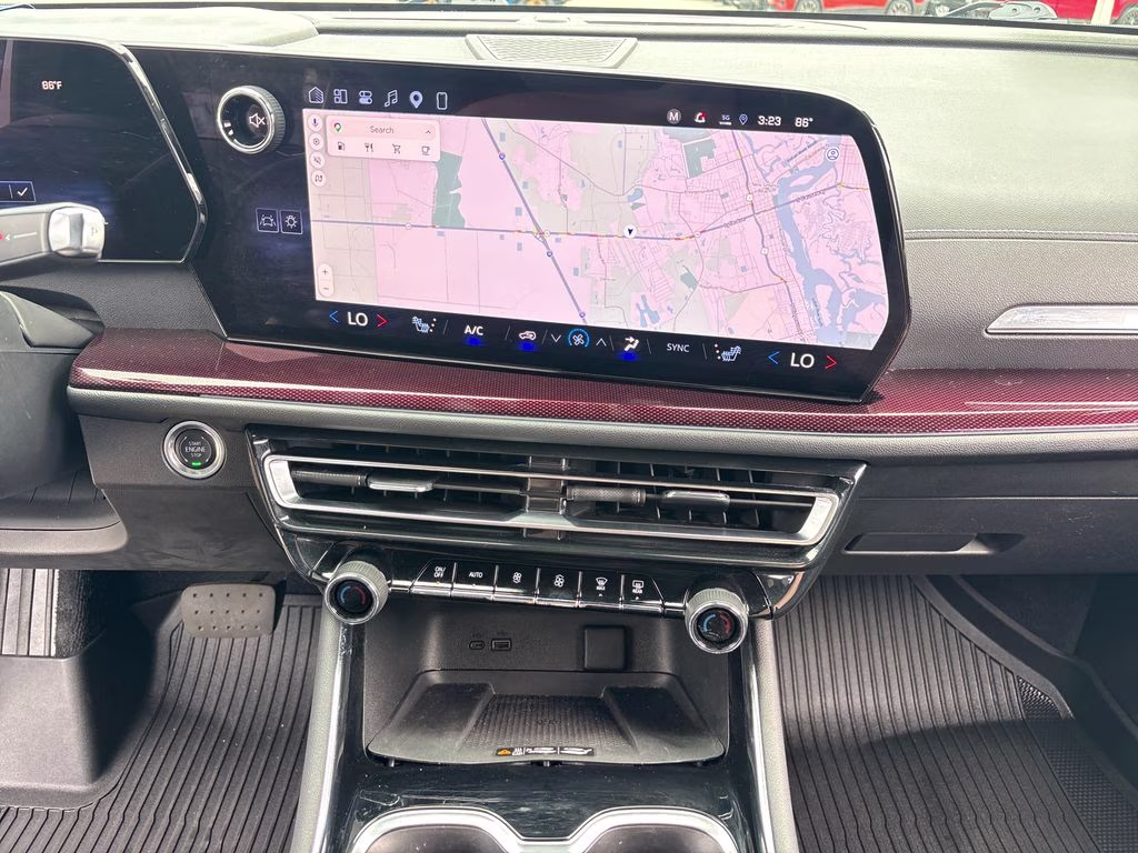 2025 Iridescent Pearl Tricoat Chevrolet Traverse Z71 AWD SUV