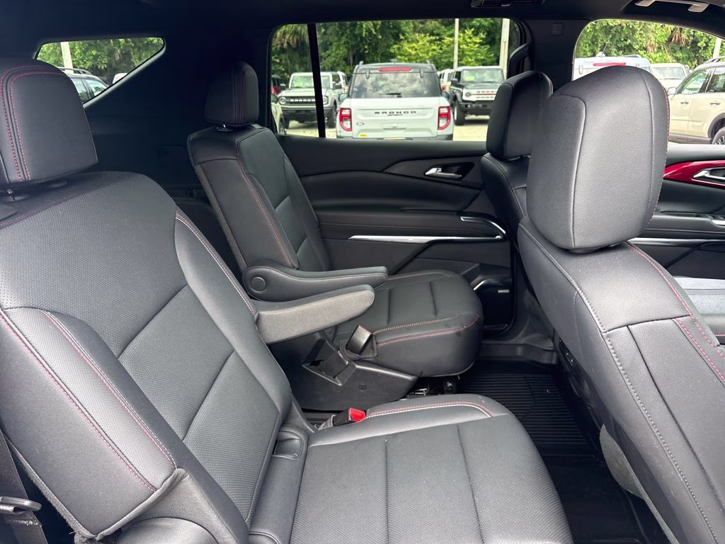 2025 Iridescent Pearl Tricoat Chevrolet Traverse Z71 AWD SUV
