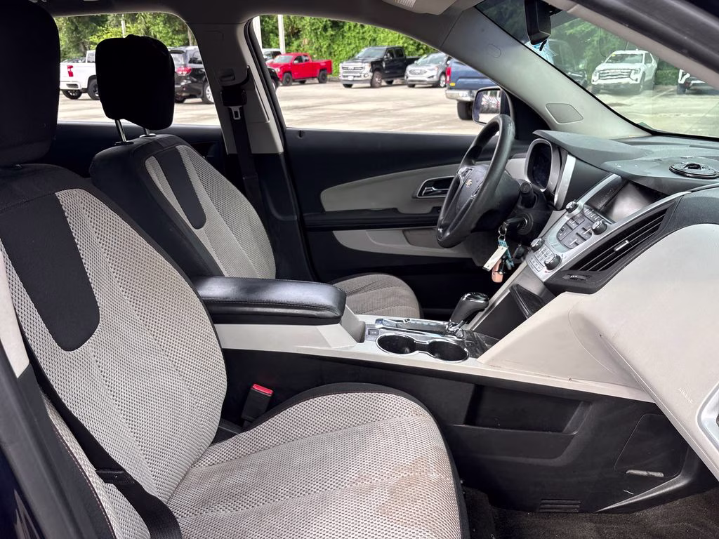 2017 Blue Velvet Metallic Chevrolet Equinox LS FWD SUV