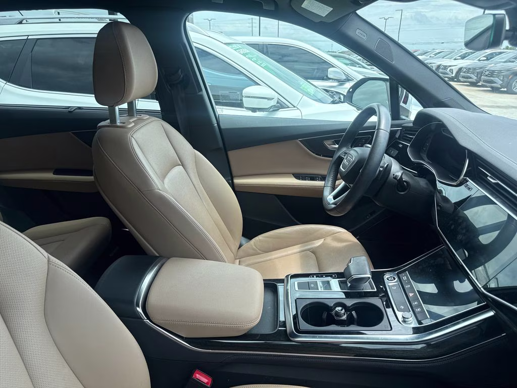 2024 Glacier White Audi Q7 55 Premium Plus AWD SUV