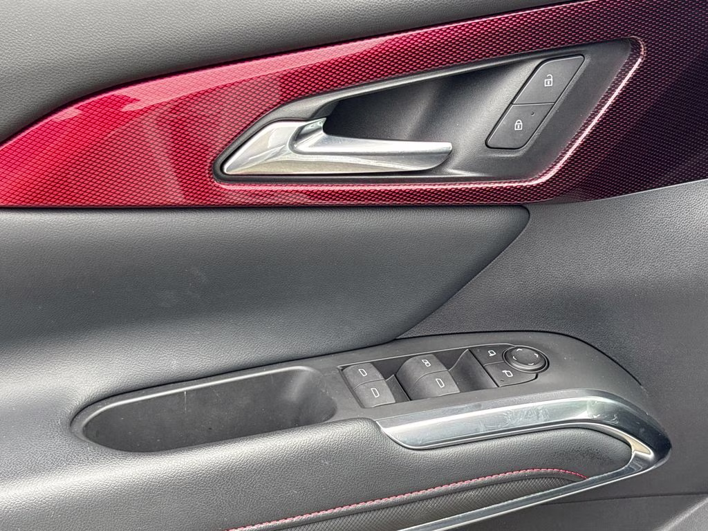 2025 Iridescent Pearl Tricoat Chevrolet Traverse Z71 AWD SUV