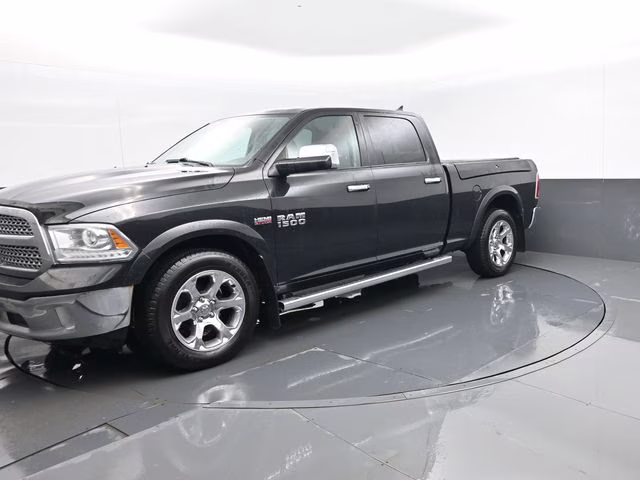 2018 Brilliant Black Crystal Pearlcoat Ram 1500 Laramie 4X4 Truck