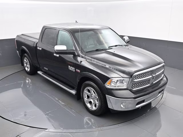 2018 Brilliant Black Crystal Pearlcoat Ram 1500 Laramie 4X4 Truck