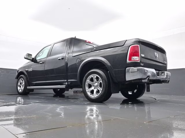 2018 Brilliant Black Crystal Pearlcoat Ram 1500 Laramie 4X4 Truck