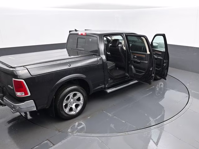 2018 Brilliant Black Crystal Pearlcoat Ram 1500 Laramie 4X4 Truck