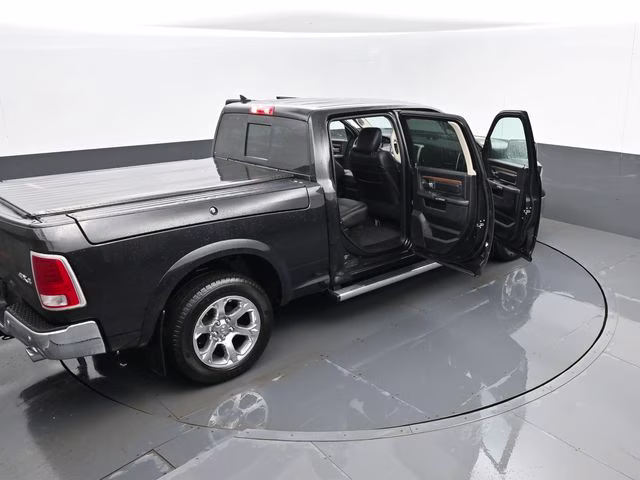 2018 Brilliant Black Crystal Pearlcoat Ram 1500 Laramie 4X4 Truck