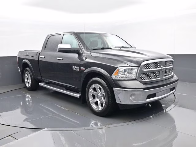 2018 Brilliant Black Crystal Pearlcoat Ram 1500 Laramie 4X4 Truck