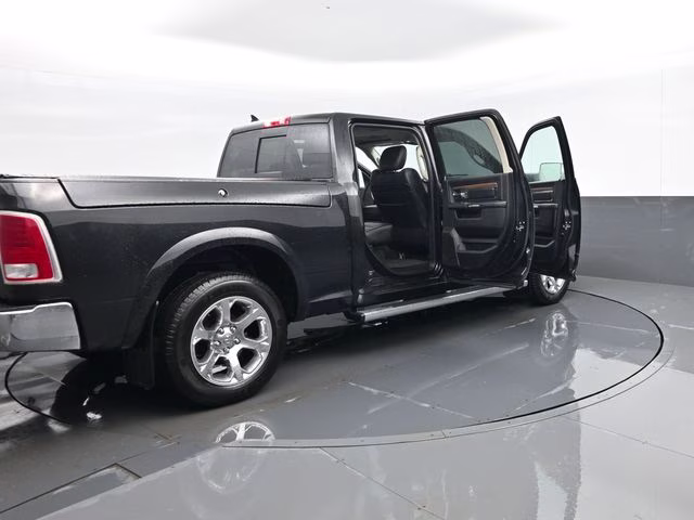 2018 Brilliant Black Crystal Pearlcoat Ram 1500 Laramie 4X4 Truck