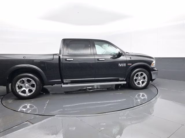2018 Brilliant Black Crystal Pearlcoat Ram 1500 Laramie 4X4 Truck