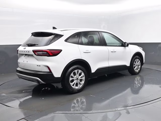 2025 Oxford White Ford Escape Active AWD SUV