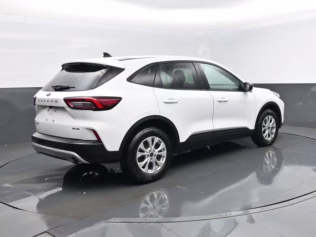 2025 Oxford White Ford Escape Active AWD SUV