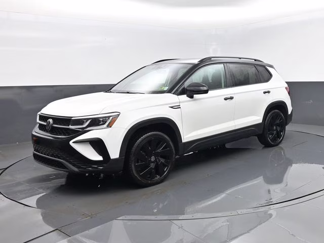 2024 Pure White Volkswagen Taos 1.5T SE AWD SUV