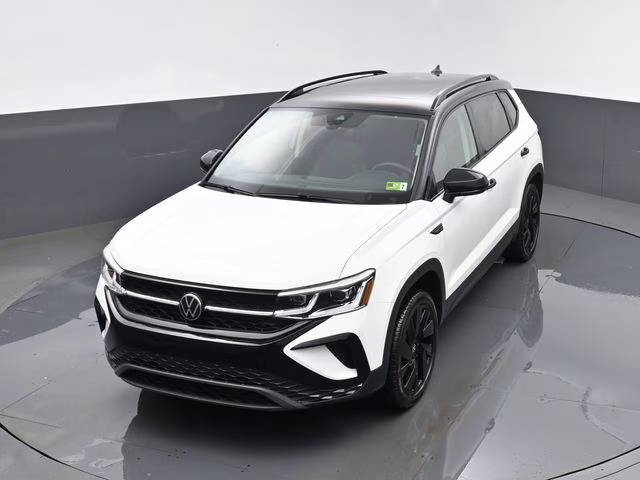 2024 Pure White Volkswagen Taos 1.5T SE AWD SUV