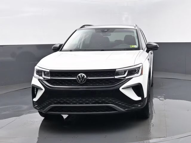 2024 Pure White Volkswagen Taos 1.5T SE AWD SUV