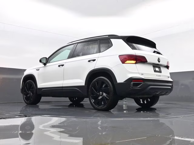 2024 Pure White Volkswagen Taos 1.5T SE AWD SUV