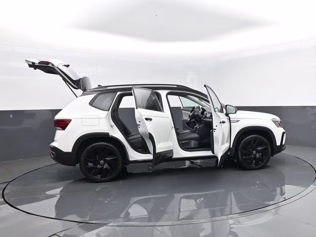 2024 Pure White Volkswagen Taos 1.5T SE AWD SUV