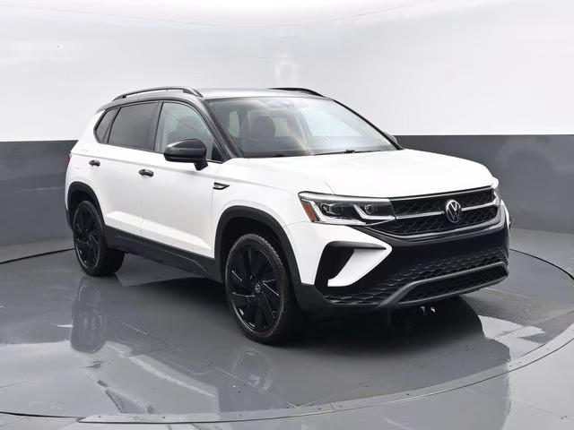 2024 Pure White Volkswagen Taos 1.5T SE AWD SUV