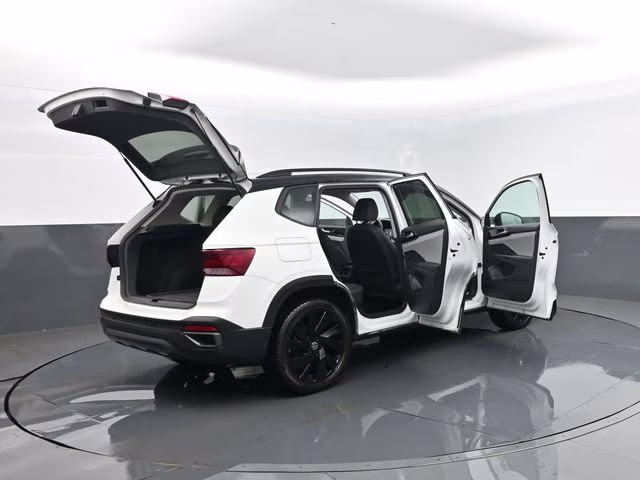 2024 Pure White Volkswagen Taos 1.5T SE AWD SUV
