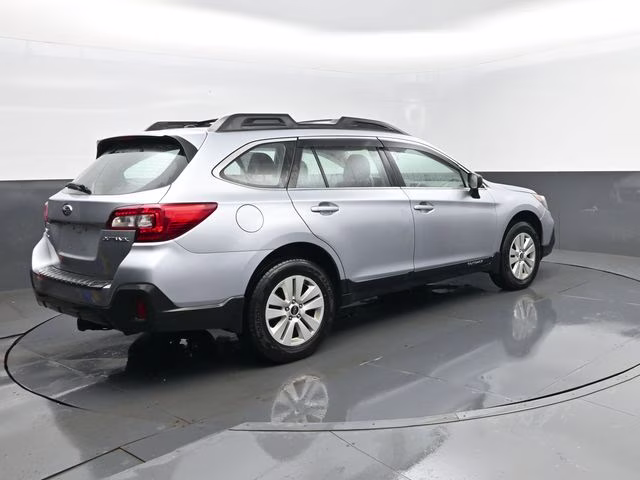 2019 Ice Silver Metallic Subaru Outback 2.5i AWD SUV