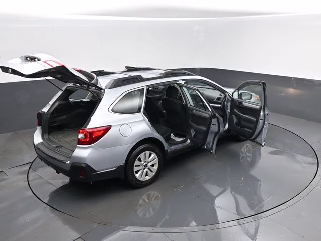 2019 Ice Silver Metallic Subaru Outback 2.5i AWD SUV