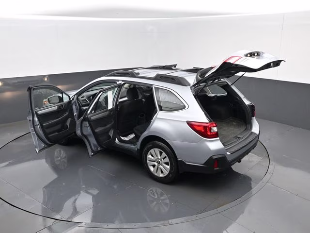 2019 Ice Silver Metallic Subaru Outback 2.5i AWD SUV