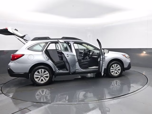 2019 Ice Silver Metallic Subaru Outback 2.5i AWD SUV