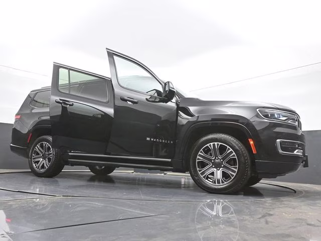 2024 Diamond Black Crystal Pearlcoat Jeep Wagoneer L Series II 4X4 SUV