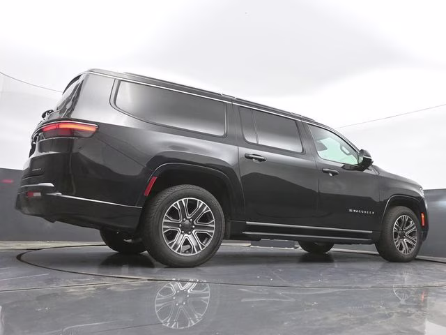 2024 Diamond Black Crystal Pearlcoat Jeep Wagoneer L Series II 4X4 SUV
