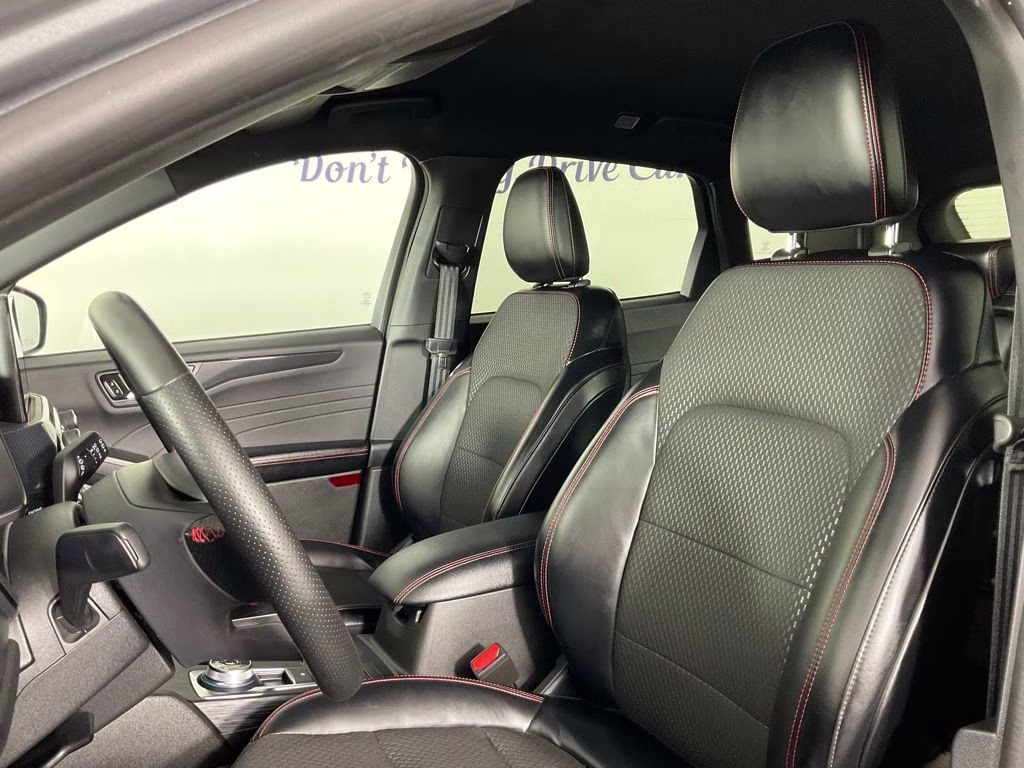 2024 Silver Metallic Ford Escape ST-Line FWD SUV