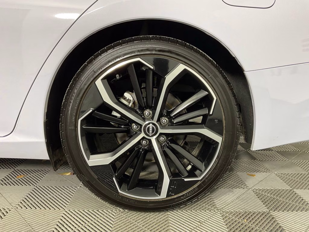 2024 Pearl Nissan Altima 2.5 SR FWD Sedan