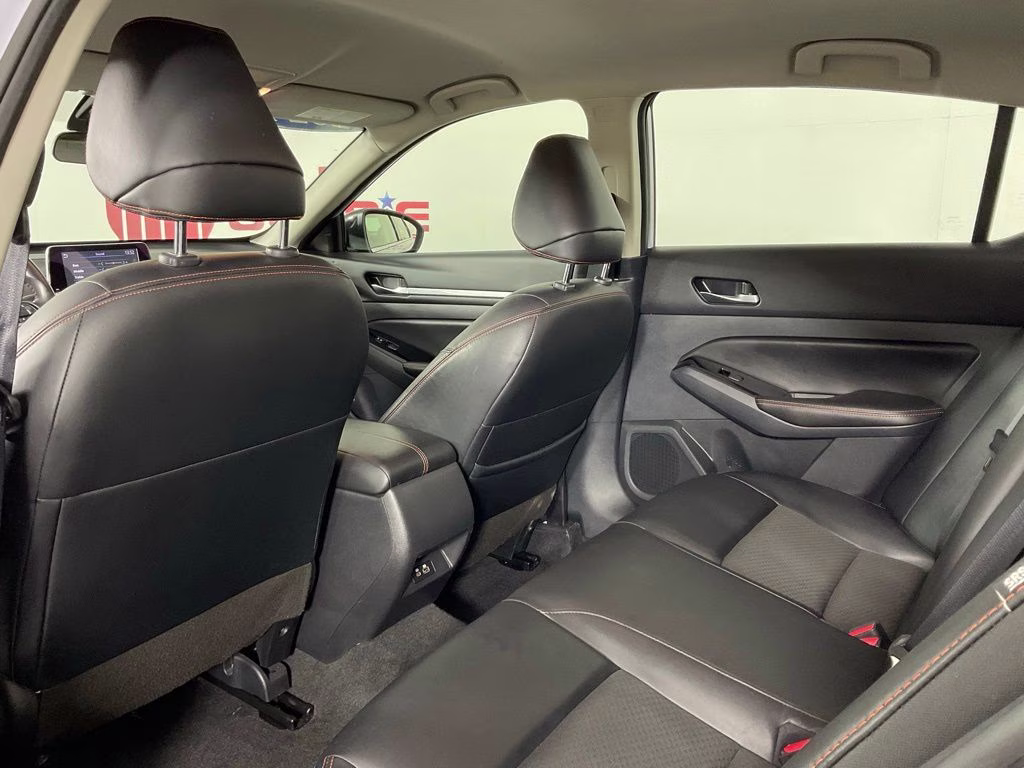2024 Pearl Nissan Altima 2.5 SR FWD Sedan