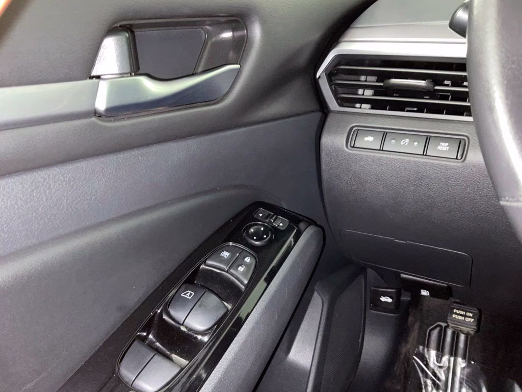 2024 Pearl Nissan Altima 2.5 SR FWD Sedan