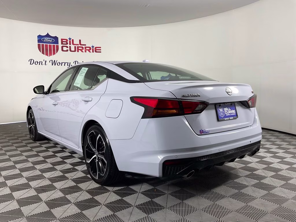 2024 Pearl Nissan Altima 2.5 SR FWD Sedan