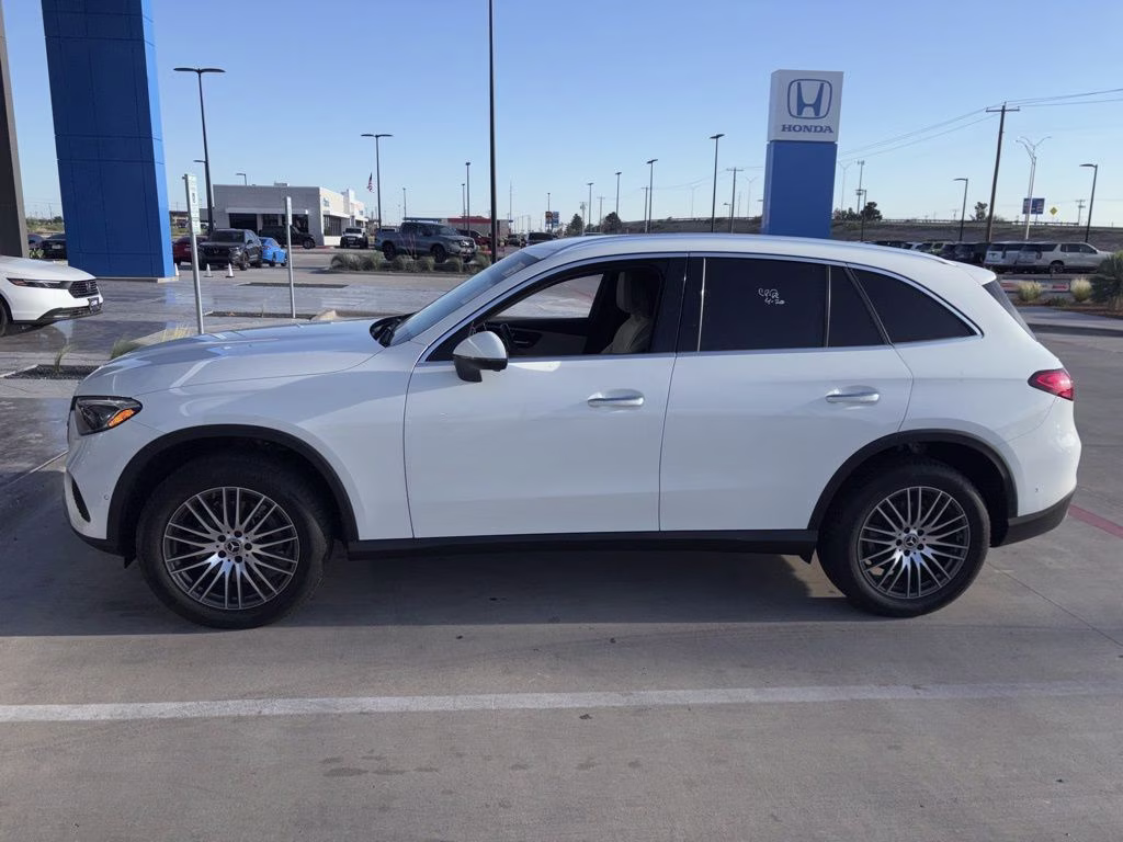 2024 White Mercedes-Benz GLC GLC 300 RWD SUV