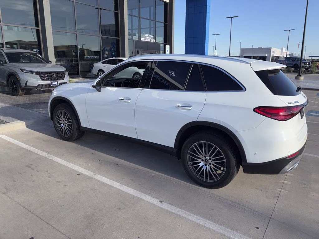2024 White Mercedes-Benz GLC GLC 300 RWD SUV
