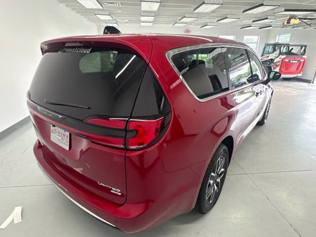 2027 Red Hot Pearlcoat Chrysler Pacifica Limited AWD Van