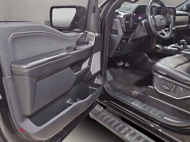 2024 Agate Black Metallic Ford F-150 Lariat 4X4 Truck
