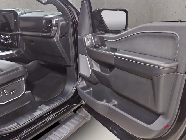 2024 Agate Black Metallic Ford F-150 Lariat 4X4 Truck