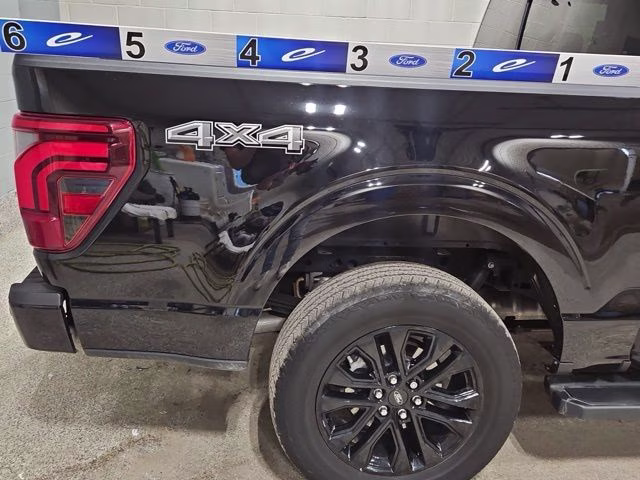 2024 Agate Black Metallic Ford F-150 Lariat 4X4 Truck