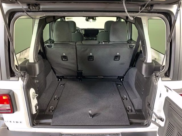 2026 Bright White Clearcoat Jeep Wrangler 4-Door Willys 4X4 SUV