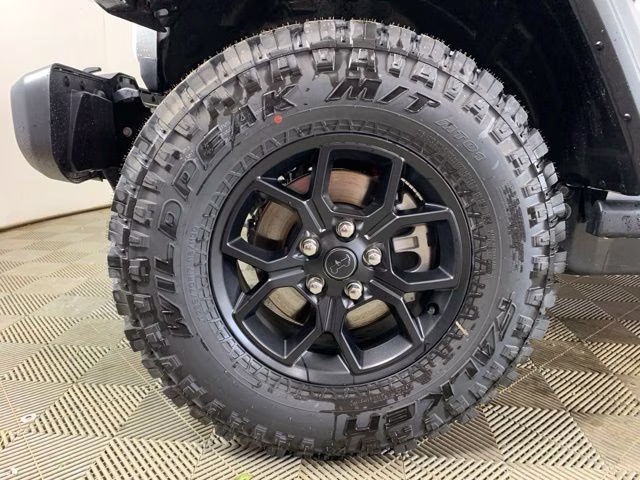 2026 Bright White Clearcoat Jeep Wrangler 4-Door Willys 4X4 SUV