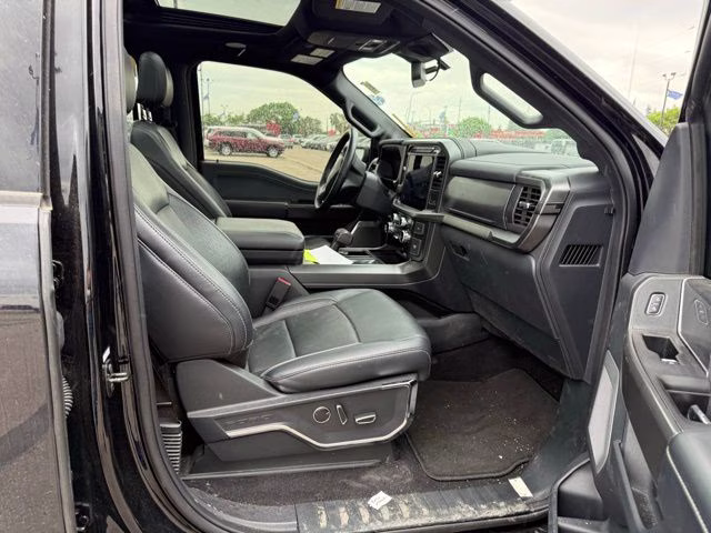 2024 Agate Black Metallic Ford F-150 Lariat 4X4 Truck