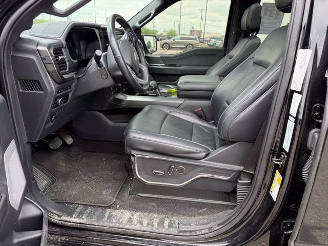 2024 Agate Black Metallic Ford F-150 Lariat 4X4 Truck